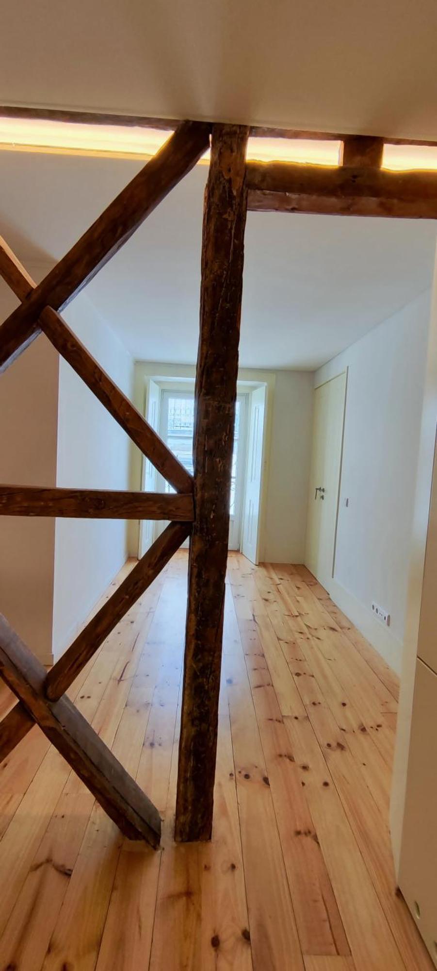 Suite In Cozy Apartment In Chiado In Shared House Lisbon Bagian luar foto